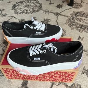 NIB Vans Authentic Stackform Os Oversized Floral Black Sneakers Sz 9.5